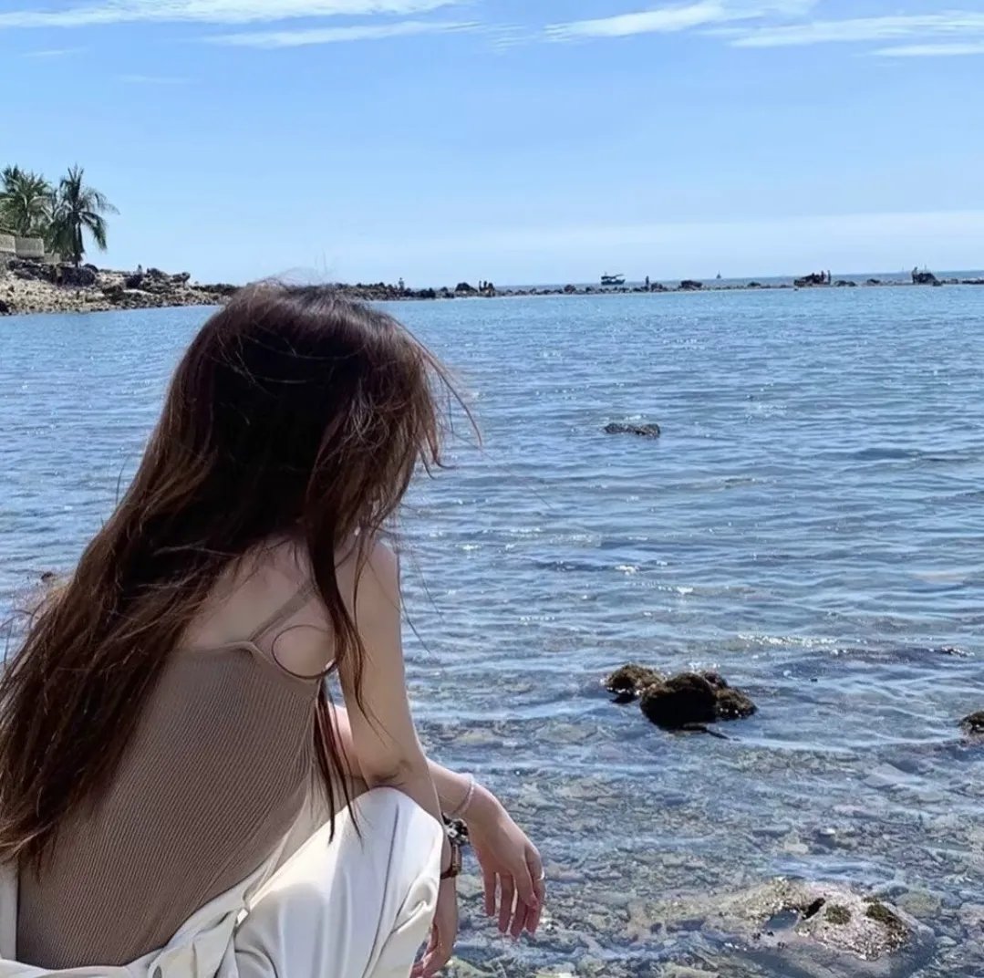 迷雾中的她